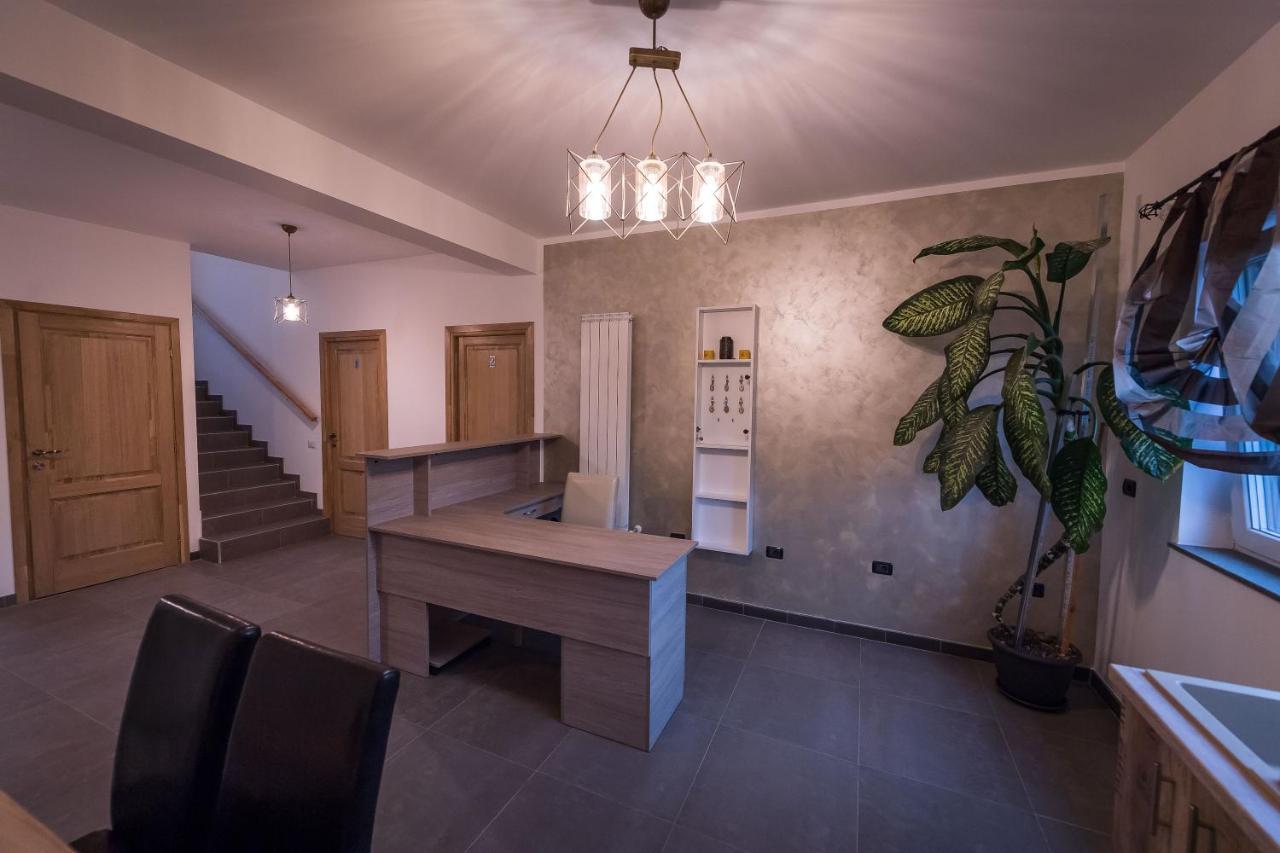 Pensiunea Giulia Home Dezmir Esterno foto