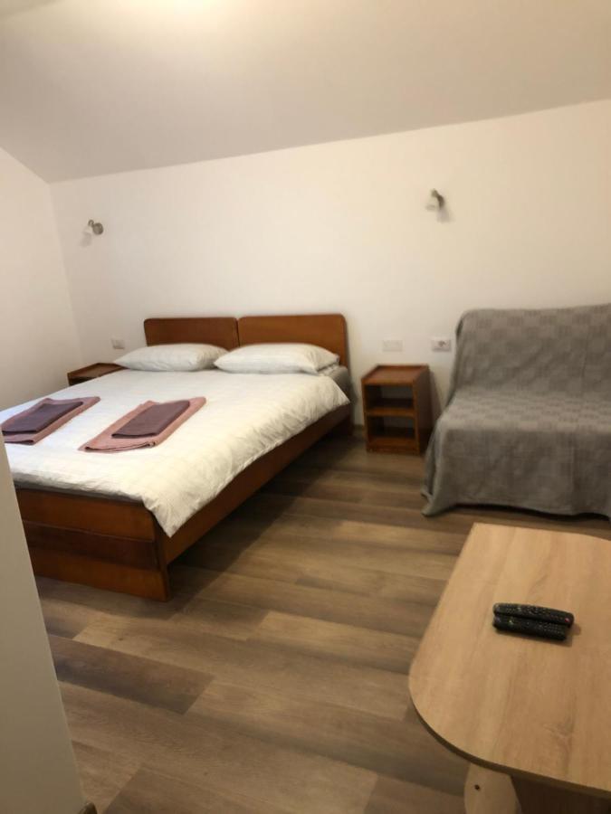 Pensiunea Giulia Home Dezmir Esterno foto