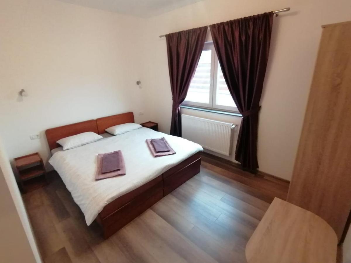 Pensiunea Giulia Home Dezmir Esterno foto
