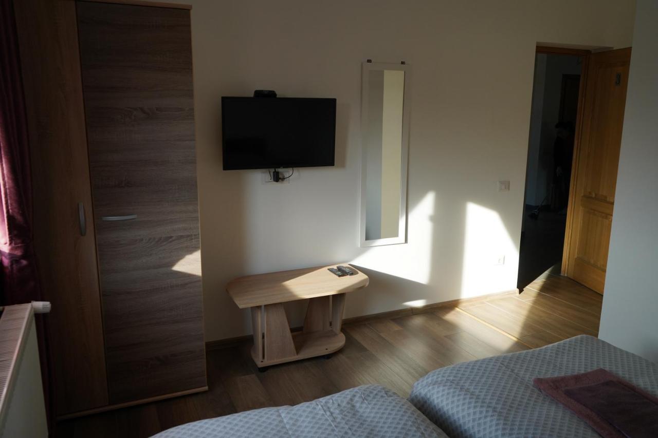 Pensiunea Giulia Home Dezmir Esterno foto