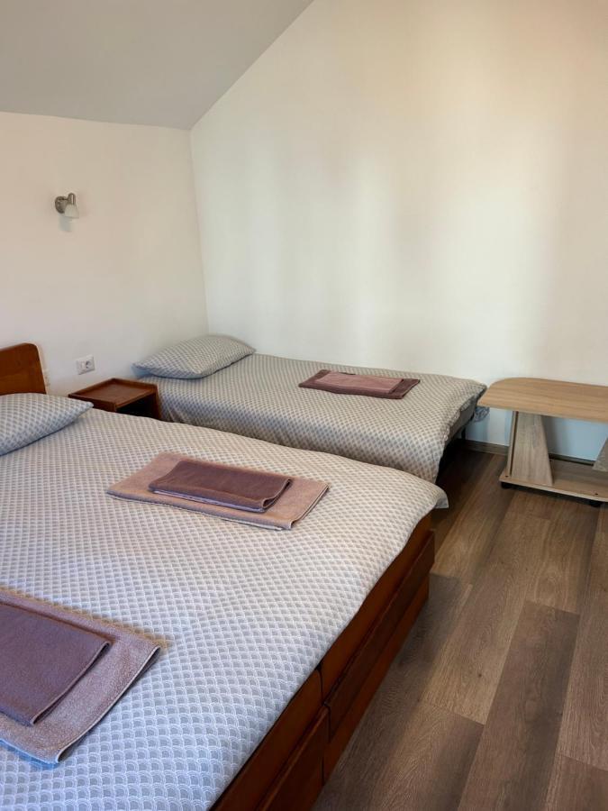 Pensiunea Giulia Home Dezmir Esterno foto