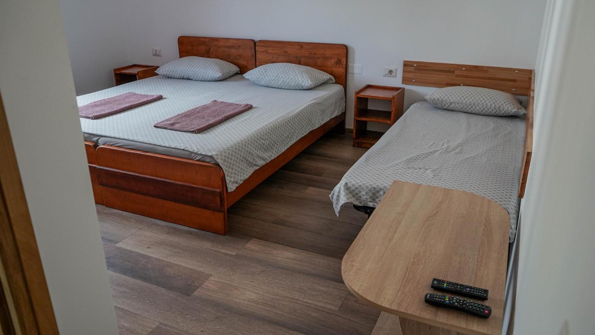 Pensiunea Giulia Home Dezmir Esterno foto